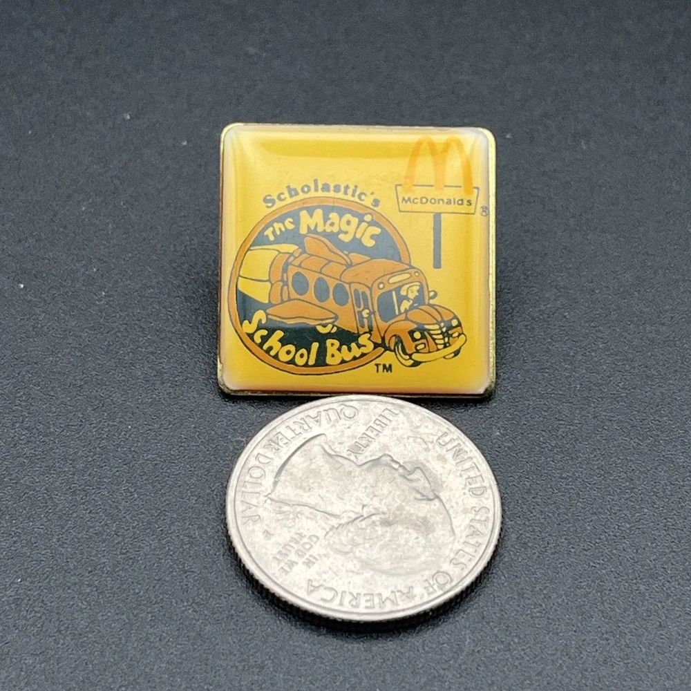 McDonald's Scholastic The Magic School Bus Employee Lapel Hat Pin‎